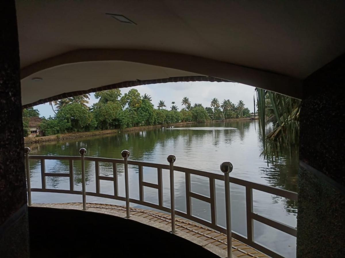 Beach Paradise Day Cruise Houseboat Alappuzha 외부 사진