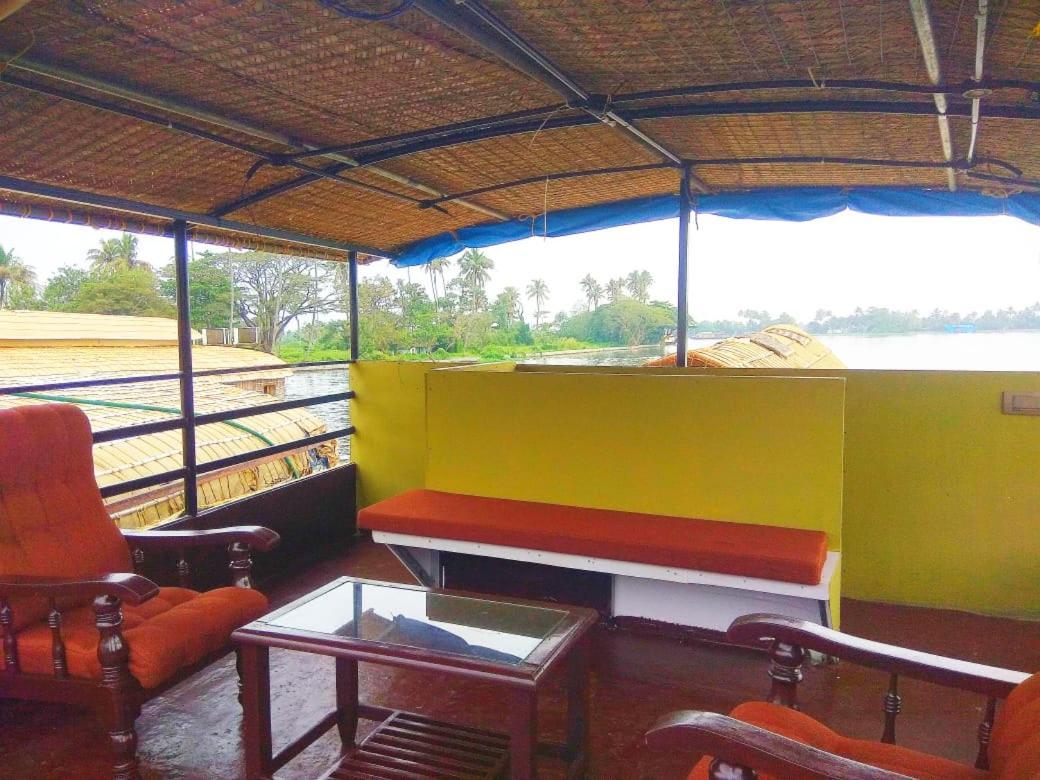 Beach Paradise Day Cruise Houseboat Alappuzha 외부 사진