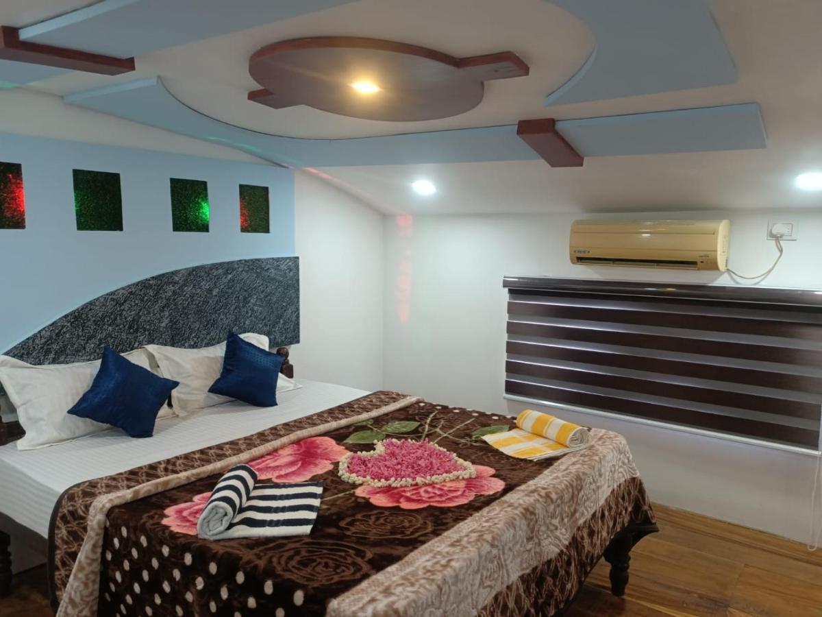Beach Paradise Day Cruise Houseboat Alappuzha 외부 사진