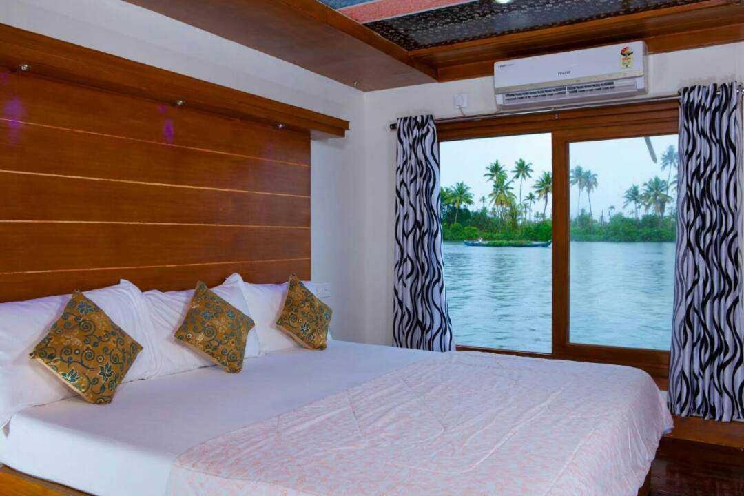 Beach Paradise Day Cruise Houseboat Alappuzha 외부 사진