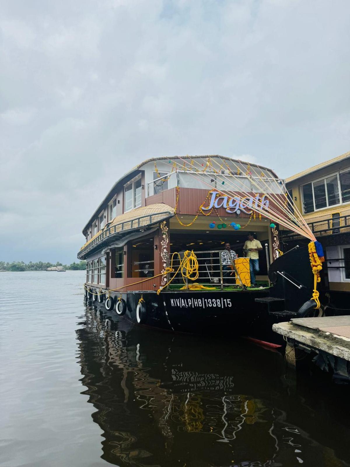 Beach Paradise Day Cruise Houseboat Alappuzha 외부 사진