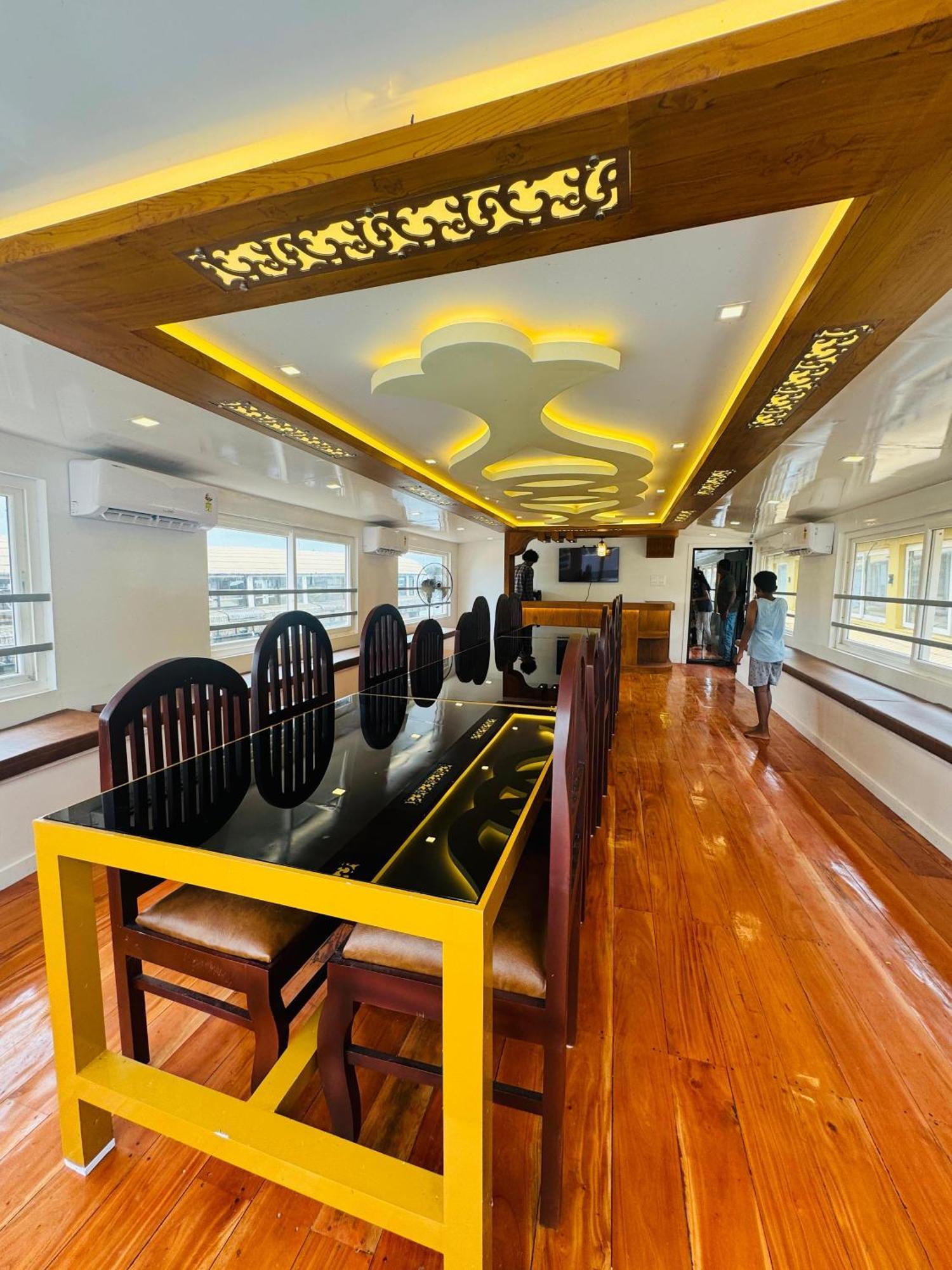 Beach Paradise Day Cruise Houseboat Alappuzha 외부 사진